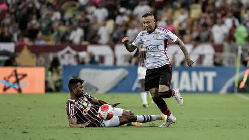 Foto: Thiago Ribeiro/AGIF - Thiago Santos foi expulso após entrada em Everton Cebolinha