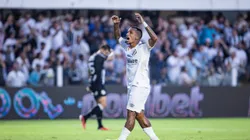 Foto: Abner Dourado/AGIF - Otero foi destaque do Santos em vitória e agitou a torcida