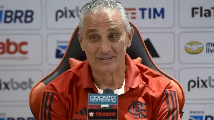 Tite, treinador do Flamengo, concedendo entrevista coletiva, em 2023. Foto: Marcelo Cortes/CRF