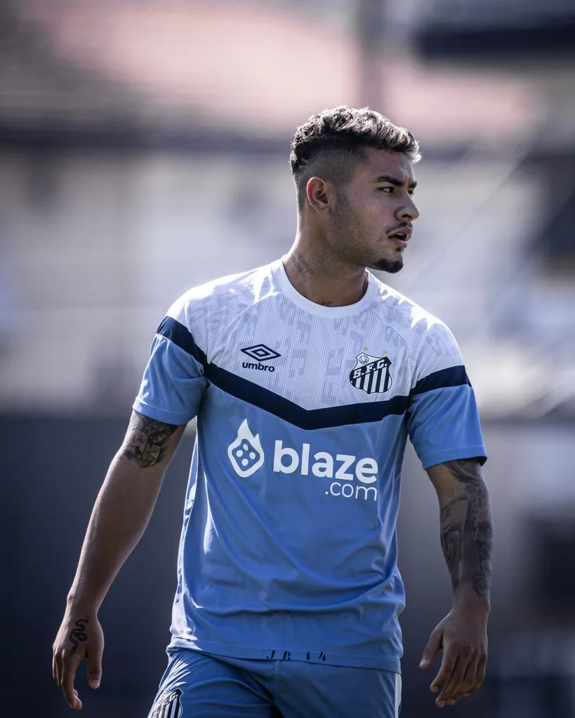 Kevin Malthus foi barrado por Carille no Peixe – Foto: Raul Baretta/ Santos FC