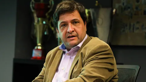 O presidente do Grêmio, Alberto Guerra, em reunião com o ilustrador Hélio Devinar, no dia 15/08/2023. Foto: Renan Jardim/Grêmio FBPA