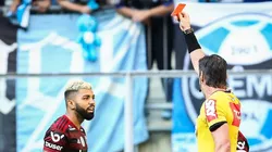 Gabigol é o atacante que mais recebeu cartão nos últimos anos. Foto: Pedro H. Tesch/AGIF