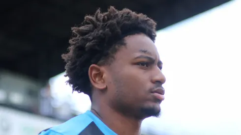 Cayo Tenório durante período em que vestiu a camisa do Azuriz, do Paraná. Foto: Joao Vitor Rezende Borba/AGIF