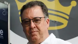 O presidente Marcelo Teixeira fala aos jornalistas em coletiva de imprensa realizada na Vila Belmiro.