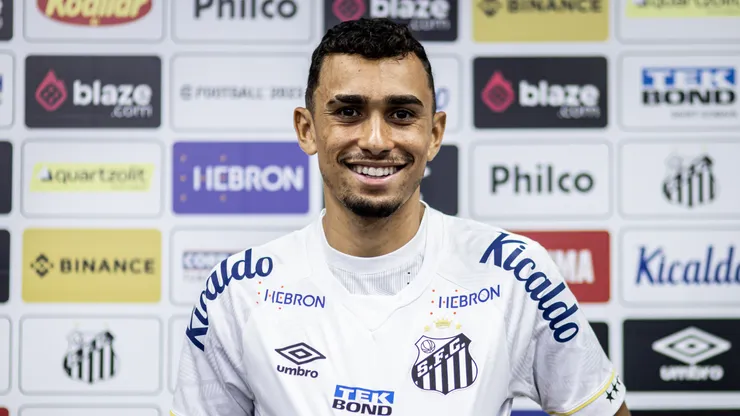 Luan Dias, ex-jogador do Santos, durante sua apresentação no CT Rei Pelé - Raul Baretta/Santos FC