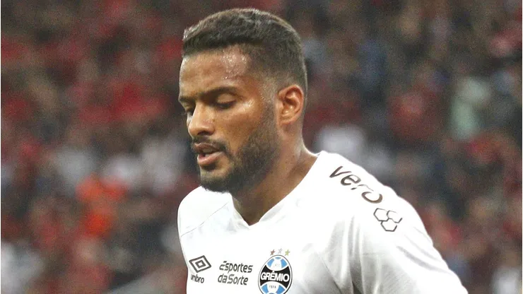 Reinaldo está afastado por lesão no joelho e o problema pode ser maior do que se pensa - Foto: Gabriel Machado/AGIF