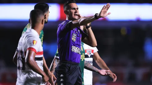 Foto: Ettore Chiereguini/AGIF - Candançan teve arbitragem polêmica