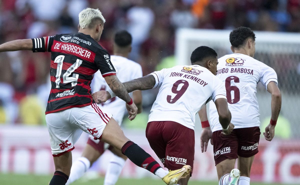 Flamengo e Fluminense começam a decidir vaga na final do Carioca