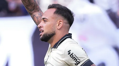 Maycon comemorando gol do Corinthians contra o Santo André, na Neo Química Arena, em partida válida pelo Campeonato Paulista, no dia 02/03/2023.