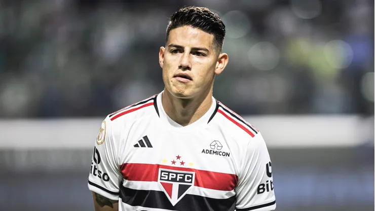 James ia sair, mas acabou ficando no São Paulo - Foto: Abner Dourado/AGIF.