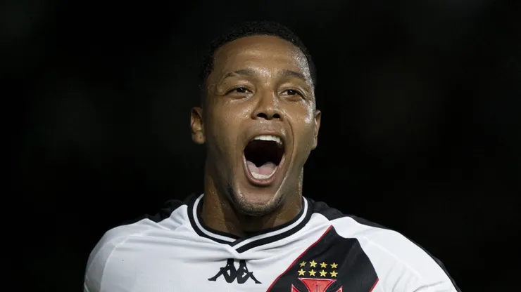David comemorando gol contra a Portuguesa-RJ. Foto: Jorge Rodrigues/AGIF