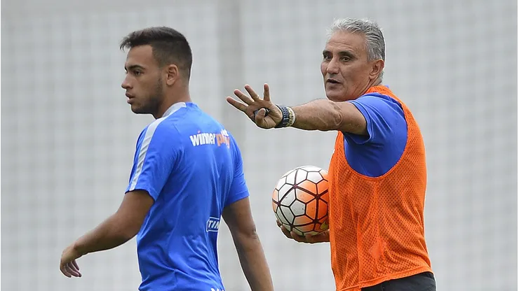 Flamengo pode promover o reencontro entre Maycon e Tite juntos - Foto: Mauro Horita/AGIF.