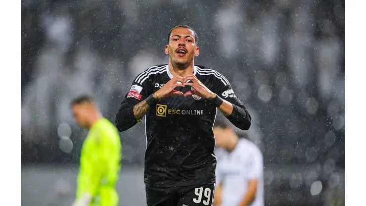 Clayton Silva chega ao Vasco. Foto: Twitter/Pedrosa