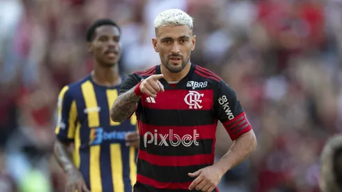 Arrascaeta fez dedicatória após título. Foto: Jorge Rodrigues/AGIF