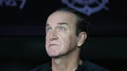 Cuca, ex-técnico do Corinthians, assumiu o comando do Athletico-PR