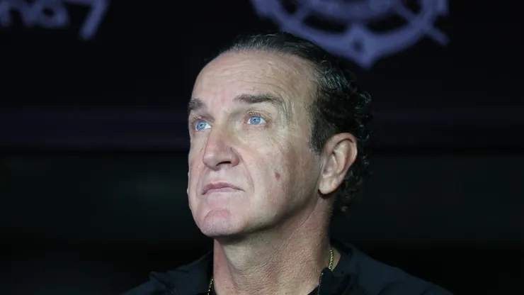 Cuca, ex-técnico do Corinthians, assumiu o comando do Athletico-PR