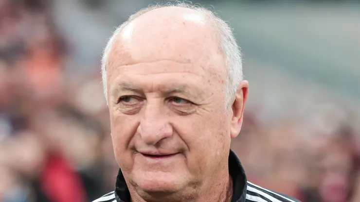 Felipão em jogo na Arena da Baixada contra o Athletico Paranaense, em 2023.