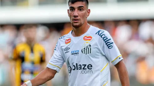 SP - SANTOS - 18/02/2024 - PAULISTA 2024, SANTOS X NOVORIZONTINO - Pedrinho jogador do Santos durante partida contra o Novorizontino no estadio Vila Belmiro pelo campeonato Paulista 2024. Foto: Reinaldo Campos/AGIF