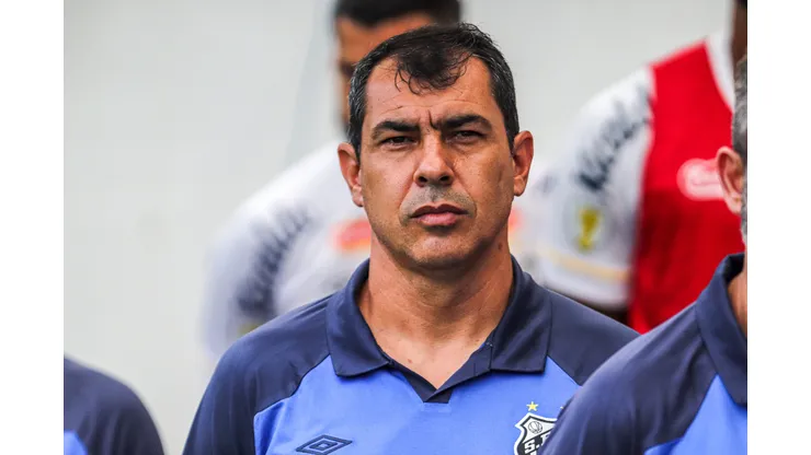SP - SANTOS - 18/02/2024 - PAULISTA 2024, SANTOS X NOVORIZONTINO - Fabio Carille tecnico do Santos durante partida contra o Novorizontino no estadio Vila Belmiro pelo campeonato Paulista 2024. Foto: Reinaldo Campos/AGIF