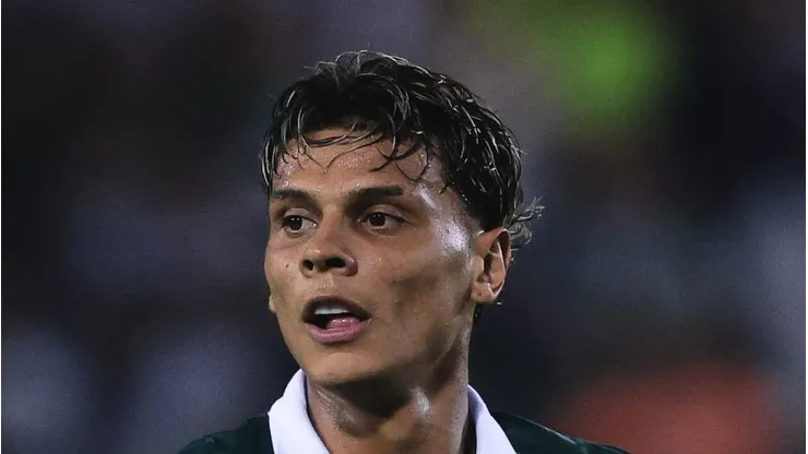 Richard Ríos em campo pelo Palmeiras em 2024.