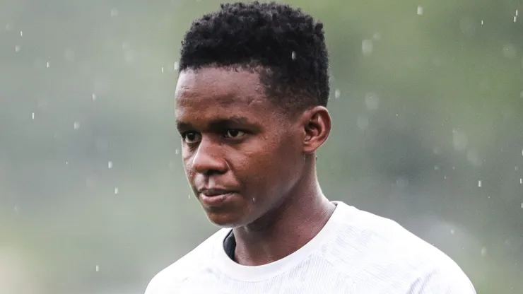 Cazares em treinamento pelo Santos no CT Rei Pelé, no dia 02/02/2024.