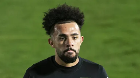 Claudinho com a camisa do Bragantino, onde foi muito bem e hoje está jogando no Zenit