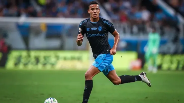 Foto: Lucas Uebel / Divulgação Grêmio - Gustavo Martins se lesiona no jogo contra o Operário, pela Copa do Brasil