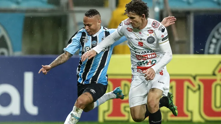 Grêmio e Operário: Último encontro entre as equipes, na Série B de 2022 (Foto: Pedro H. Tesch/AGIF)
