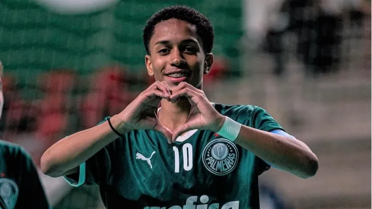 Odara marcou três gols em final de futsal contra o Corinthians no Sub-18 e foi convidado a treinar no Sub-17 do Verdão no campo - Foto: Divulgação