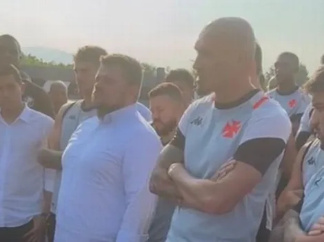 Torcida do Vasco vai ao CT e cobra dirigentes e jogadores