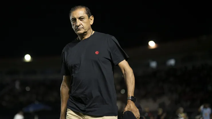 Treinador saiu do clube após a goleada sofrida para o Criciúma