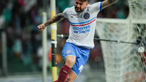 Everaldo jogador do Bahia comemora seu gol durante partida contra o Jacobina no estadio Arena Fonte Nova pelo campeonato Baiano 2024. Foto: Jhony Pinho/AGIF