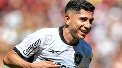 Savarino comemora gol polêmico contra o Mengão