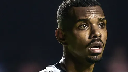 Lucas Pires deixou o Peixe em 2023 para atuar na Espanha