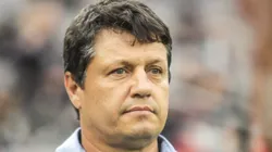 Adilson Baptista durante partida contra o Atletico-PR. Técnico atualmente está no Amazonas.