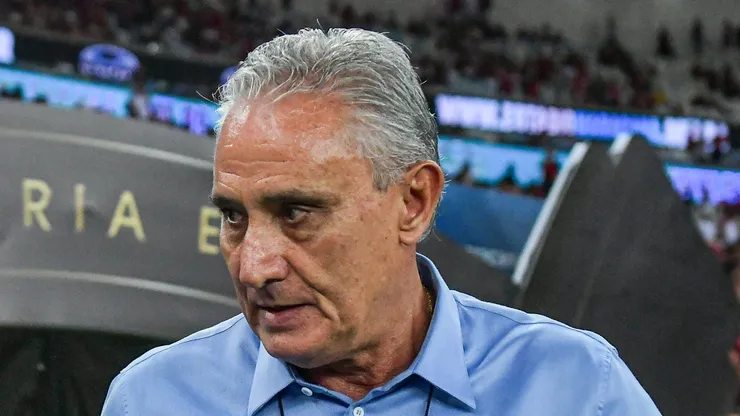 RJ - RIO DE JANEIRO - 10/04/2024 - COPA LIBERTADORES 2024, FLAMENGO X PALESTINO - Tite tecnico do Flamengo durante partida contra o Palestino no estadio Maracana pelo campeonato Copa Libertadores 2024