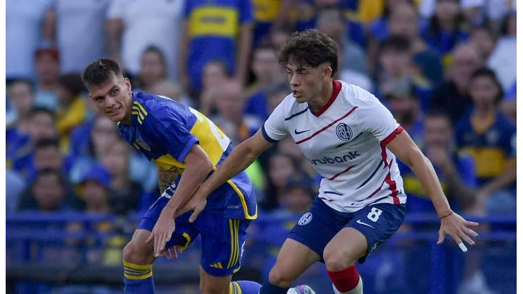 Agustín Giay (à direita) é um dos jovens mais talentosos do futebol argentino e pode reforçar o Palmeiras - Foto: Marcelo Endelli/Getty Images