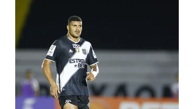 Jeh foi alvo do Santos nos últimos dias da janela