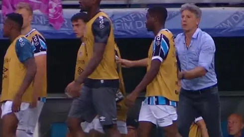 Renato Portaluppi fica irritado com árbitro e retira reservas do Grêmio