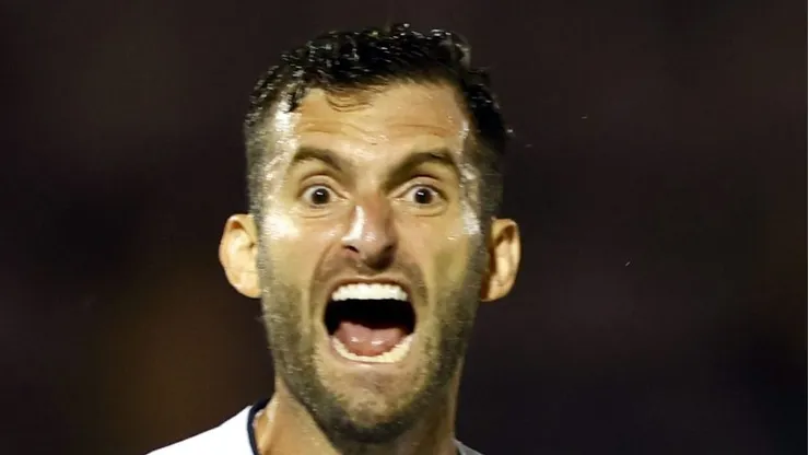 Léo Baptistão comemora gol pelo Paulistão 2022. Torcida do Peixe deseja retorno do atacante.