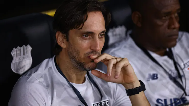 Luis Zubeldía vai relacionar Moreira para Choque-Rei e LD pode voltar a jogar após 80 dias