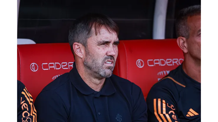 Eduardo Coudet tem vantagem contra Atlético-GO, mas time é pedra no sapato do Inter.