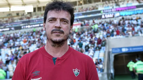 Fernando Diniz tenta manter histórico positivo diante do Corinthians.