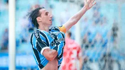 RS - PORTO ALEGRE - 02/03/2024 - GAUCHO 2024, GREMIO X GUARANY DE BAGE - Pedro Geromel jogador do Gremio comemora seu gol durante partida contra o Guarany de Bage no estadio Arena do Gremio pelo campeonato Gaucho 2024. Foto: Maxi Franzoi/AGIF