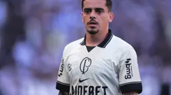 Fagner está pressionado no Corinthians