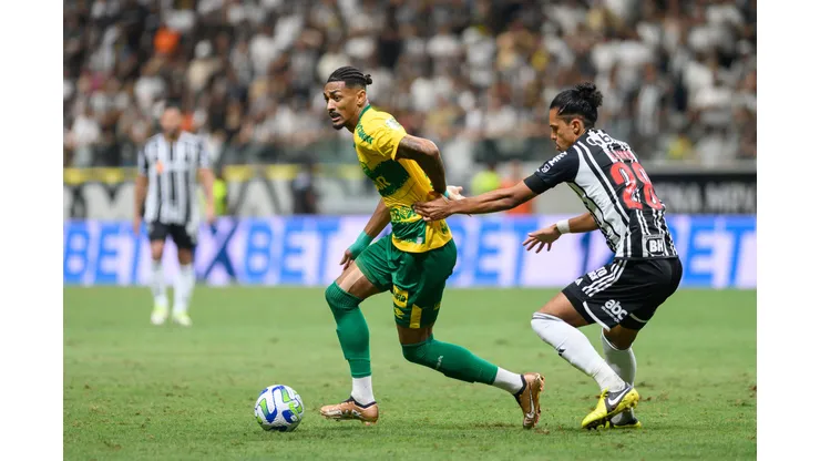 Derik Lacerda jogador do Cuiaba durante partida contra o Atletico-MG no estadio Arena MRV pelo campeonato Brasileiro A 2023. Foto: Alessandra Torres/AGIF