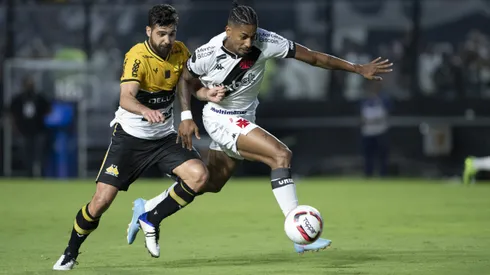 Fabio Gomes jogador do Vasco durante partida contra o Criciuma no estadio Sao Januario pelo campeonato Brasileiro B 2022. Foto: Jorge Rodrigues/AGIF