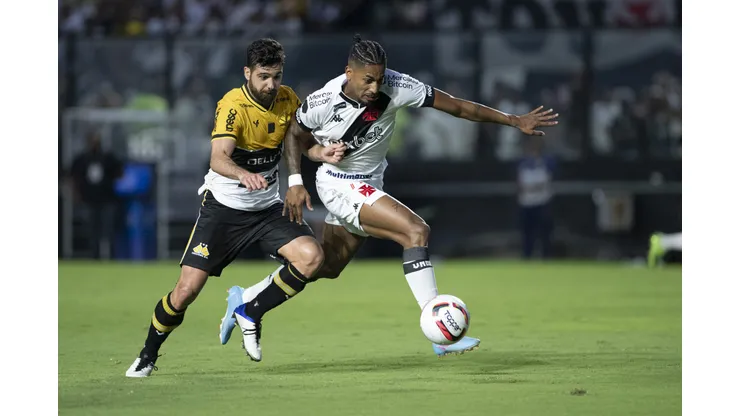 Fabio Gomes jogador do Vasco durante partida contra o Criciuma no estadio Sao Januario pelo campeonato Brasileiro B 2022. Foto: Jorge Rodrigues/AGIF