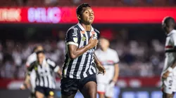 Atacante colombiano comemorando gol diante do São Paulo