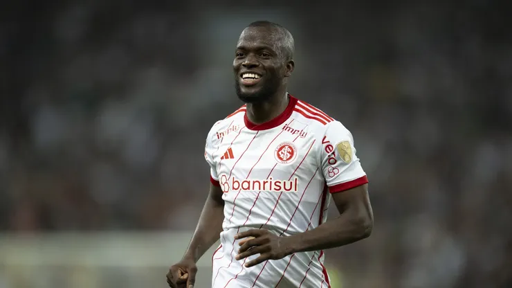 Jogador é desfalque desde a semifinal do Campeonato Gaúcho. Jorge Rodrigues/AGIF.